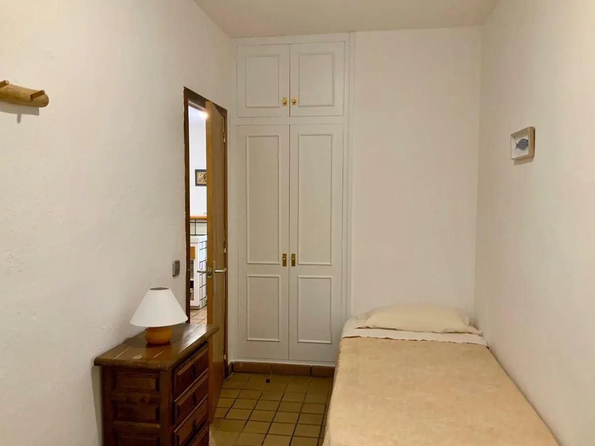Apartamento La Palmera Plaza サン・マルティー・ダンプリアス 0*,  スペイン